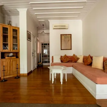 Wonder Triplex Terrace In Peninsula וילה