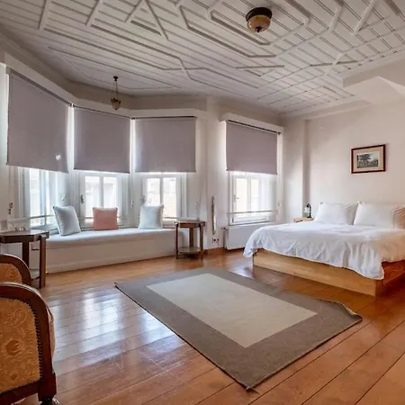 Wonder Triplex Terrace In Peninsula Villa *